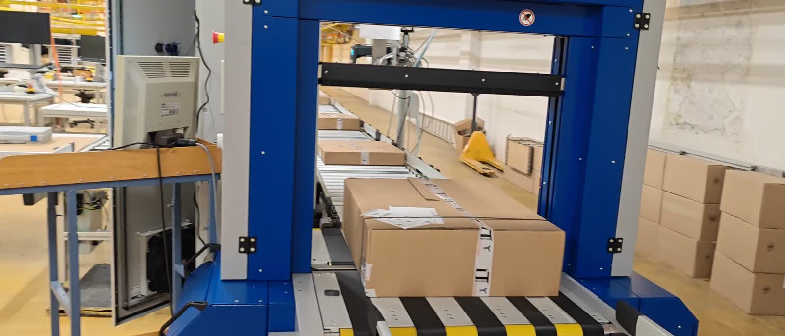 Paketfördertechnik im Warenausgang